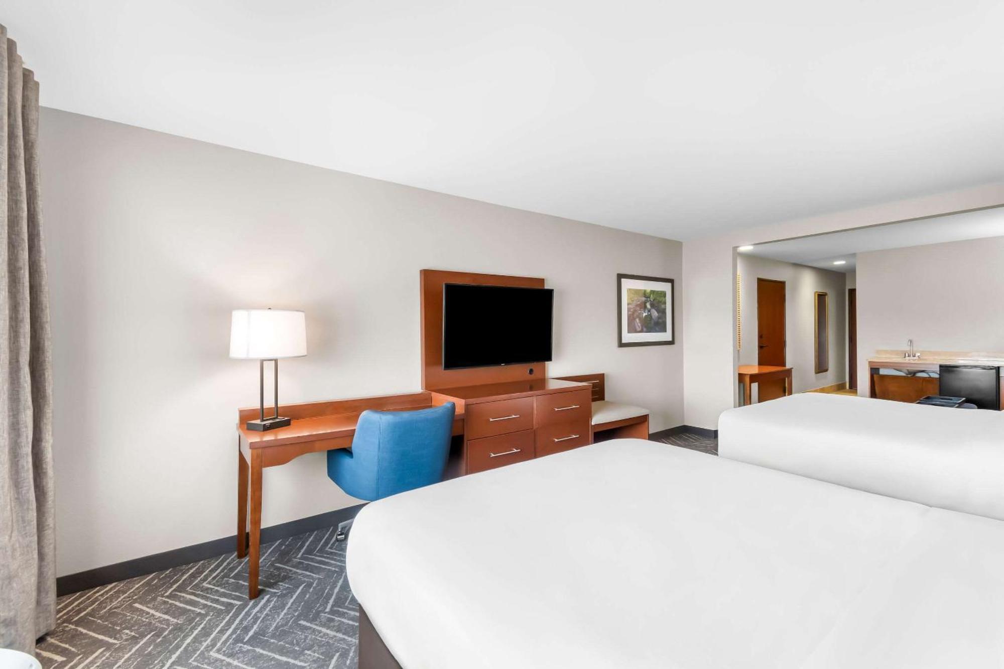 Comfort Inn & Suites Mountain Iron And Virginia Екстериор снимка